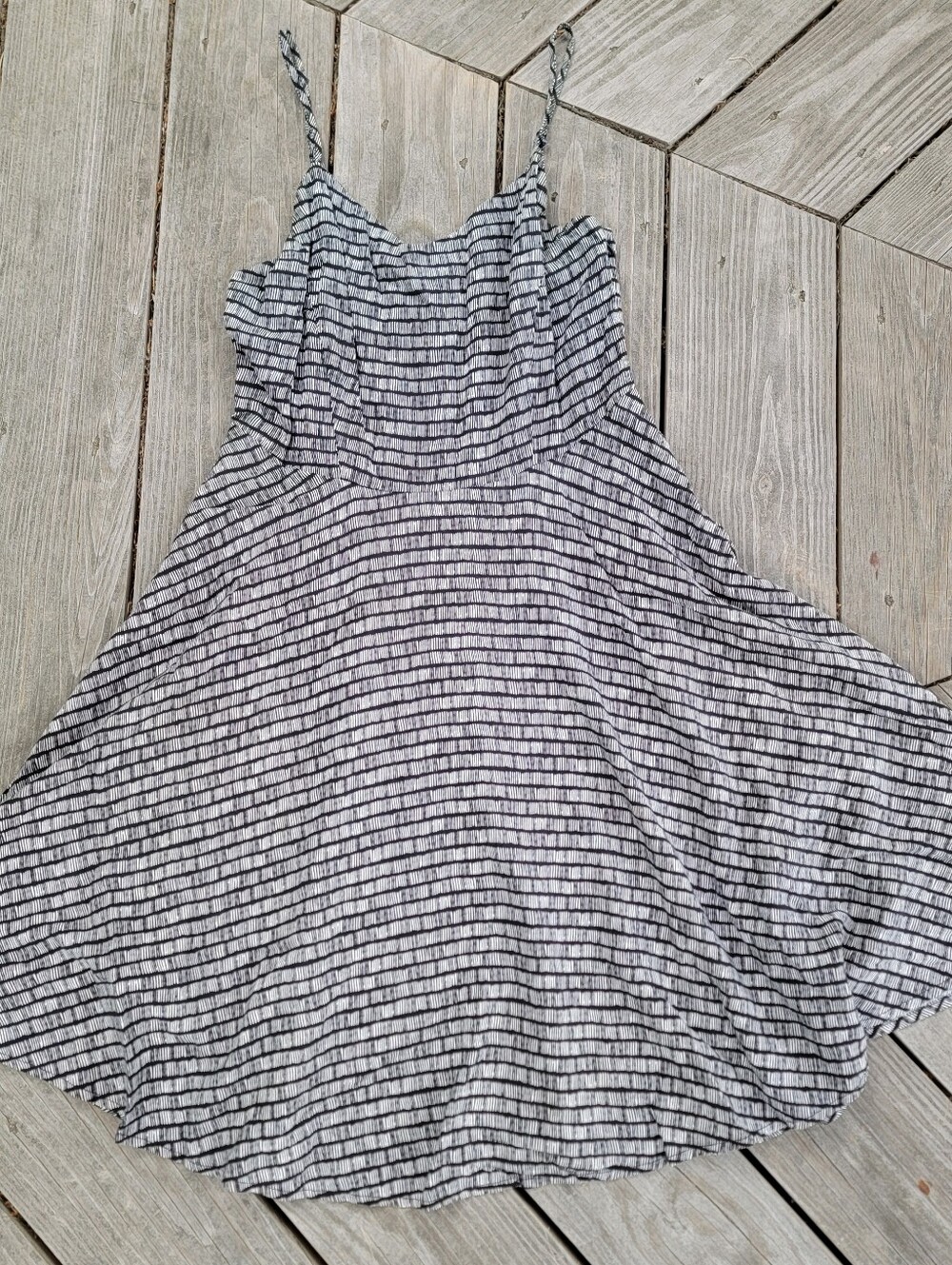 Old Navy black and white print adjustable spaghetti strap cami dress - size M